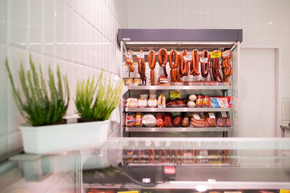 Regał chłodniczy Hercules w sklepie mięsnym